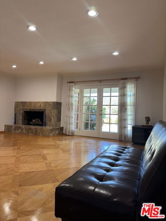 5412 Hazeltine Avenue