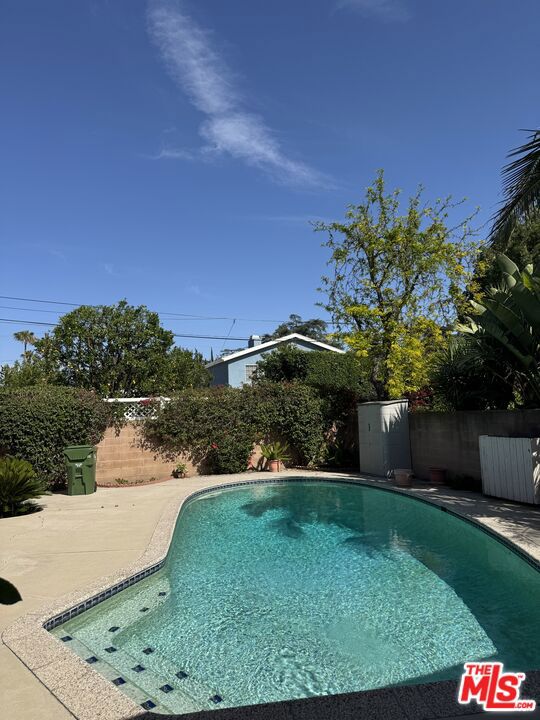 5412 Hazeltine Avenue