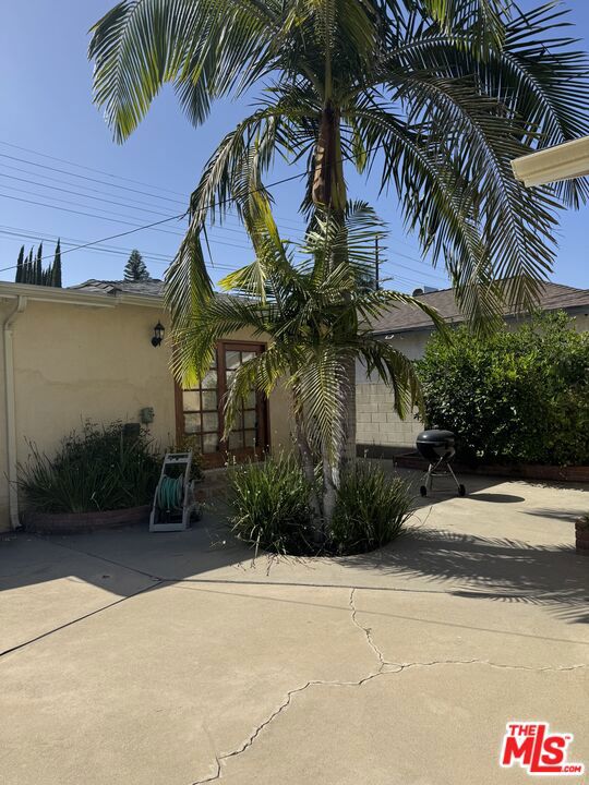 5412 Hazeltine Avenue