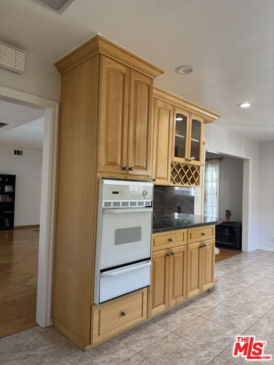 5412 Hazeltine Avenue