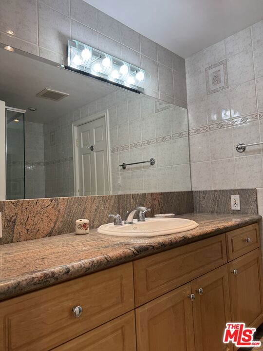 5412 Hazeltine Avenue