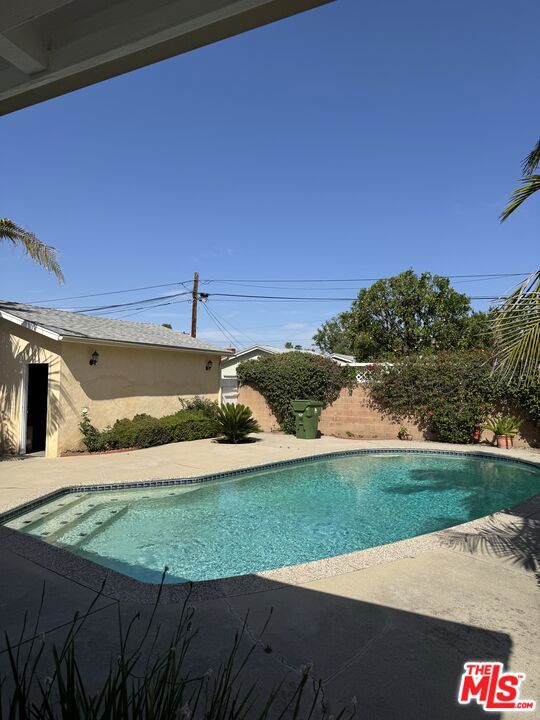 5412 Hazeltine Avenue