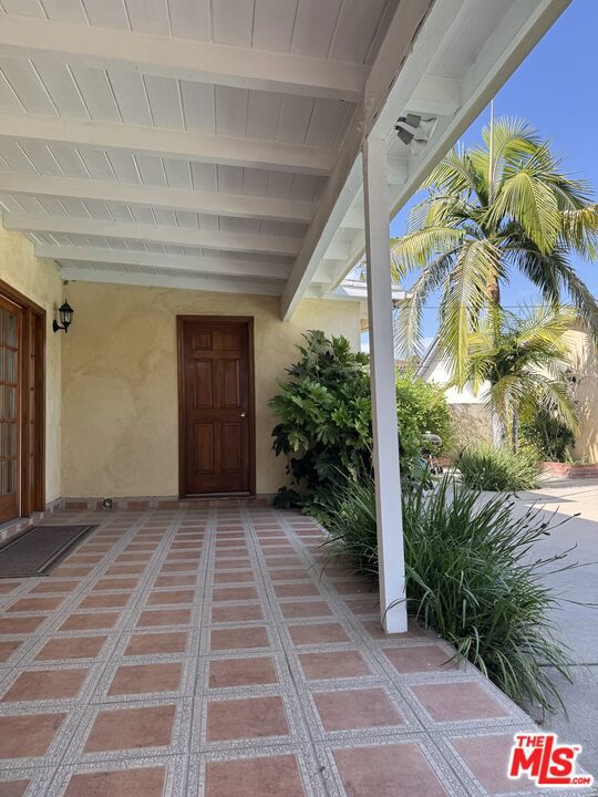 5412 Hazeltine Avenue