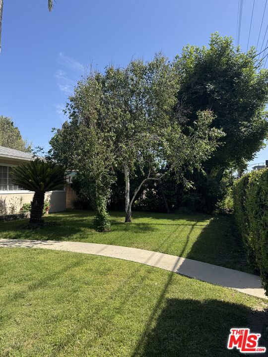 5412 Hazeltine Avenue