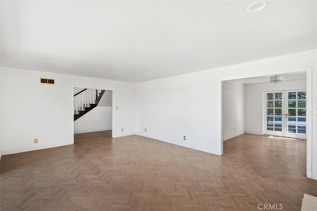 12112 Woodley Avenue