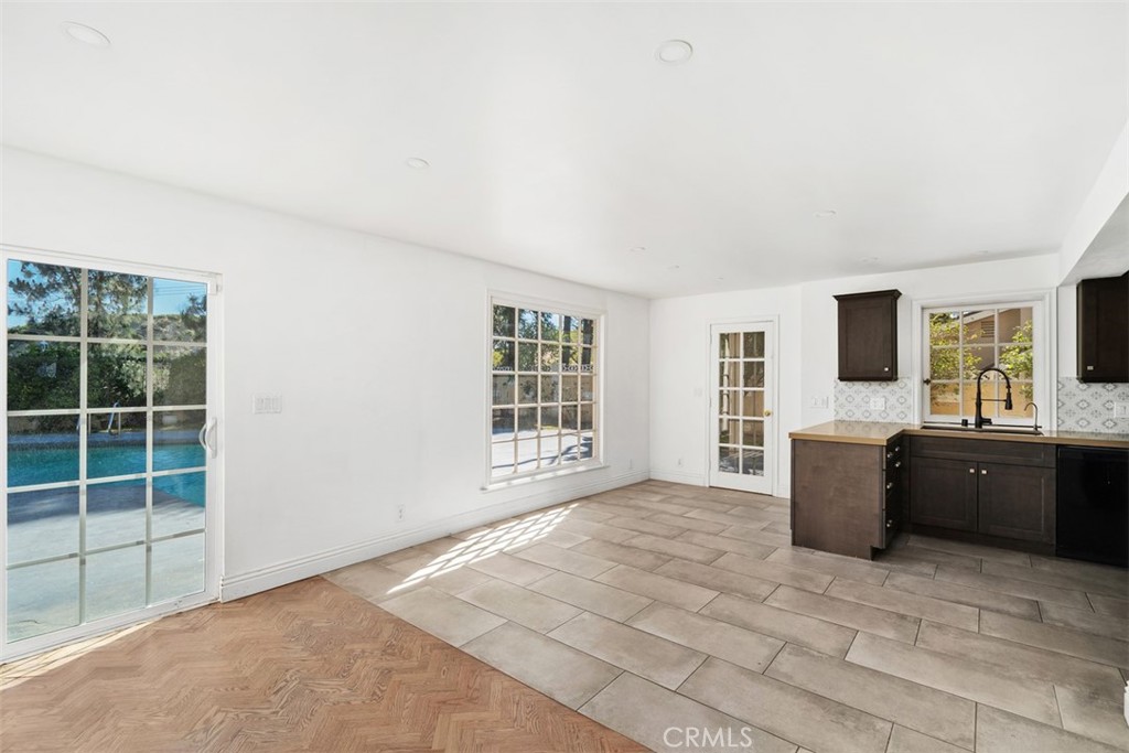 12112 Woodley Avenue