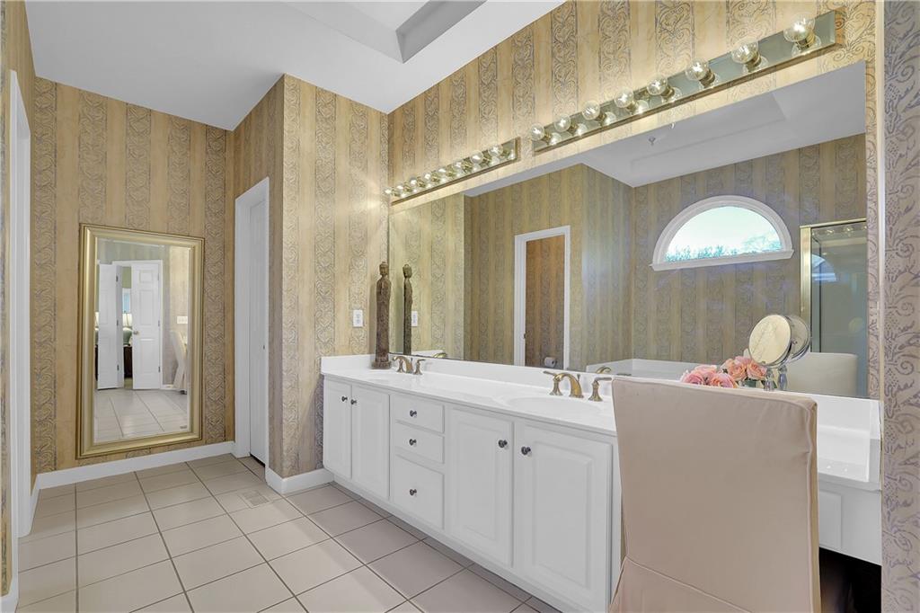 345 Devereux Downs