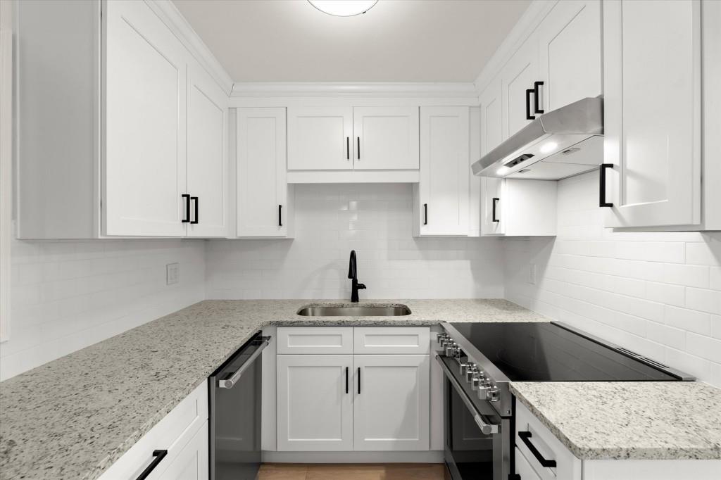 27 Old Ivy Square NE