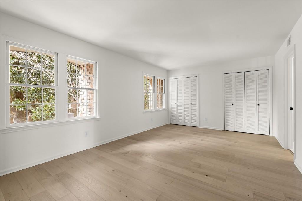 27 Old Ivy Square NE