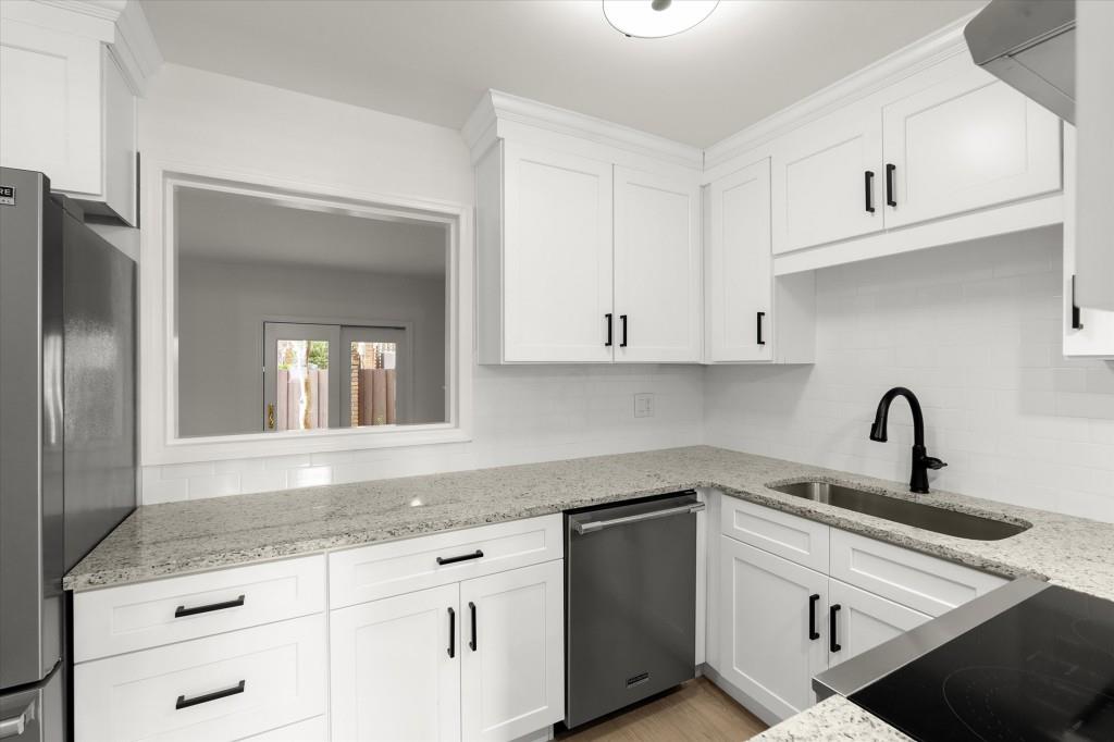 27 Old Ivy Square NE