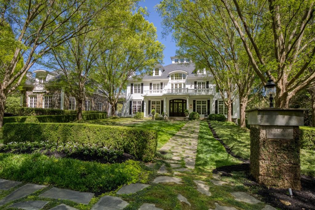 1095 Stonegate Court