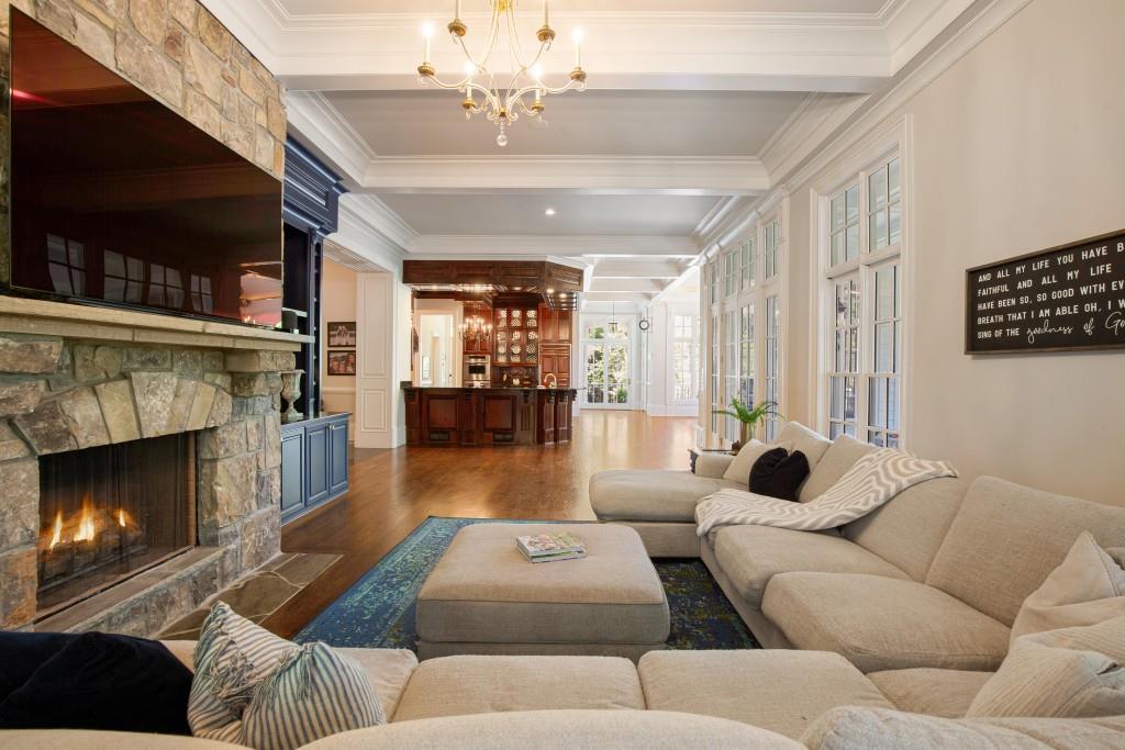 1095 Stonegate Court