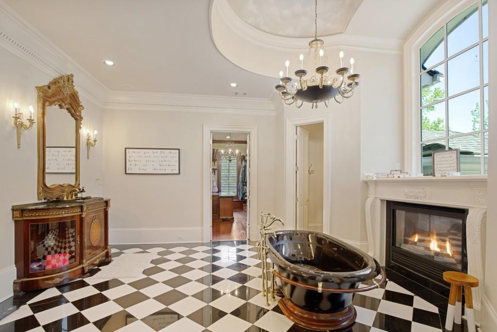 1095 Stonegate Court