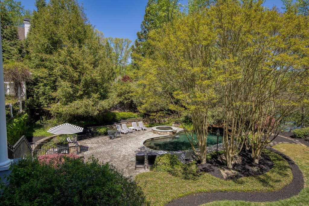 1095 Stonegate Court