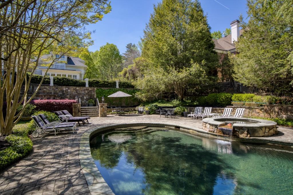 1095 Stonegate Court