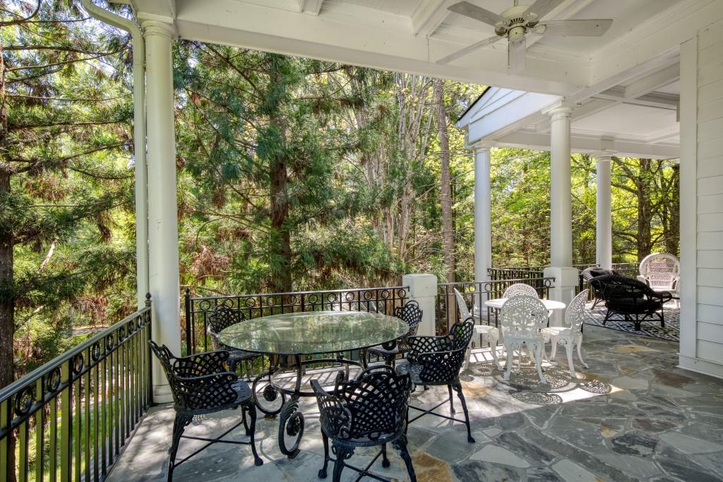 1095 Stonegate Court