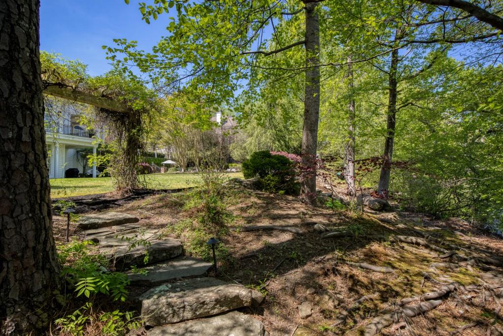 1095 Stonegate Court