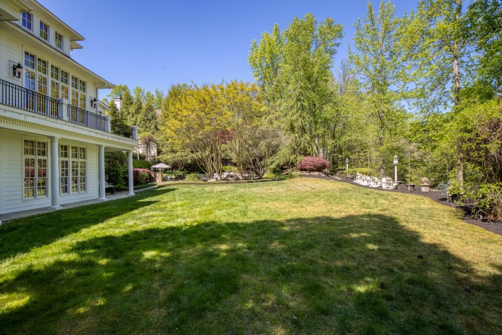 1095 Stonegate Court