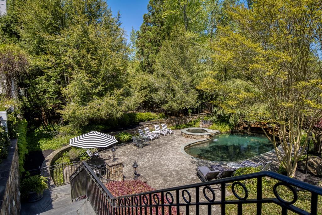 1095 Stonegate Court