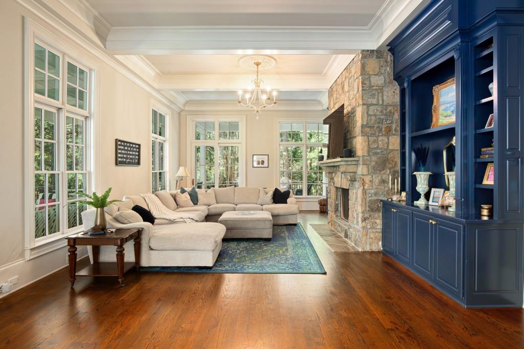 1095 Stonegate Court
