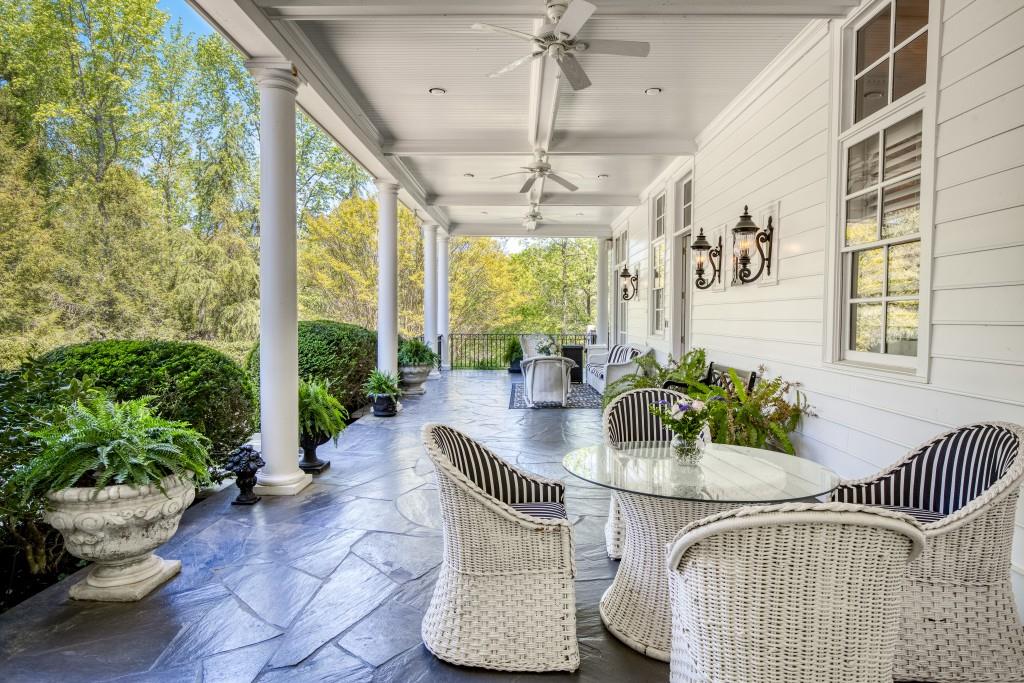 1095 Stonegate Court