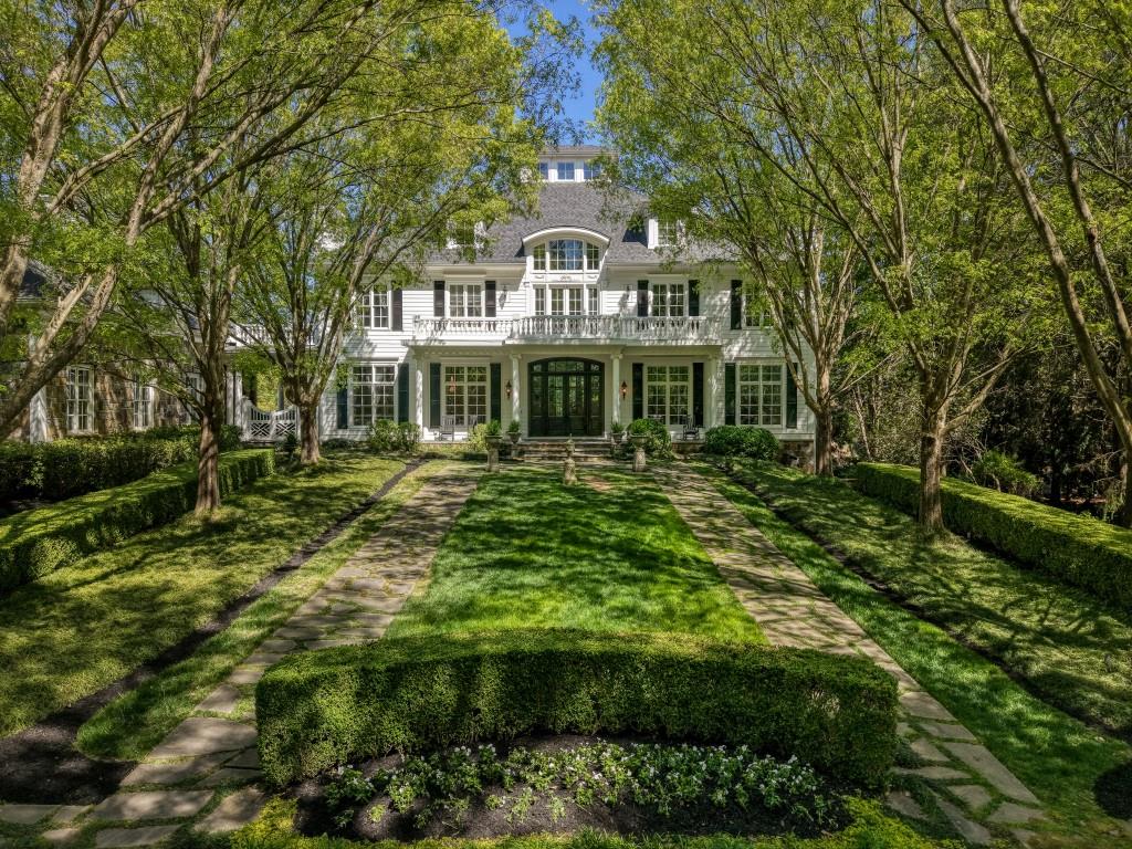 1095 Stonegate Court