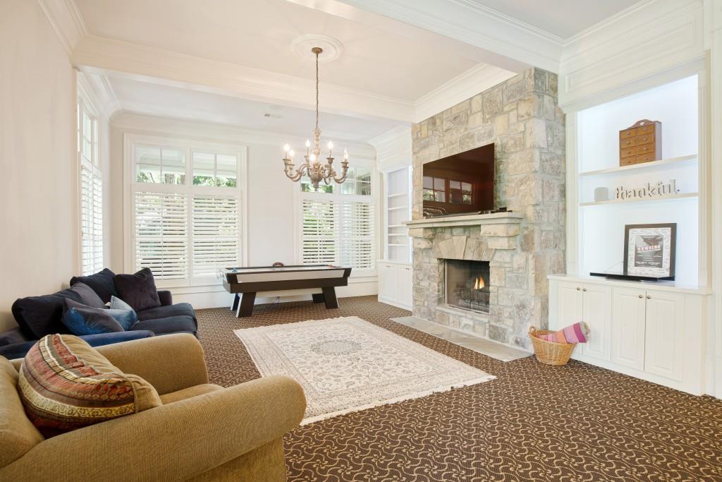 1095 Stonegate Court