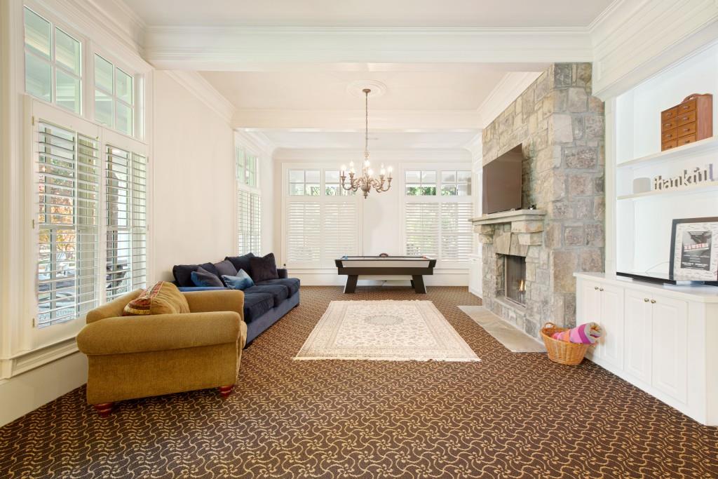1095 Stonegate Court