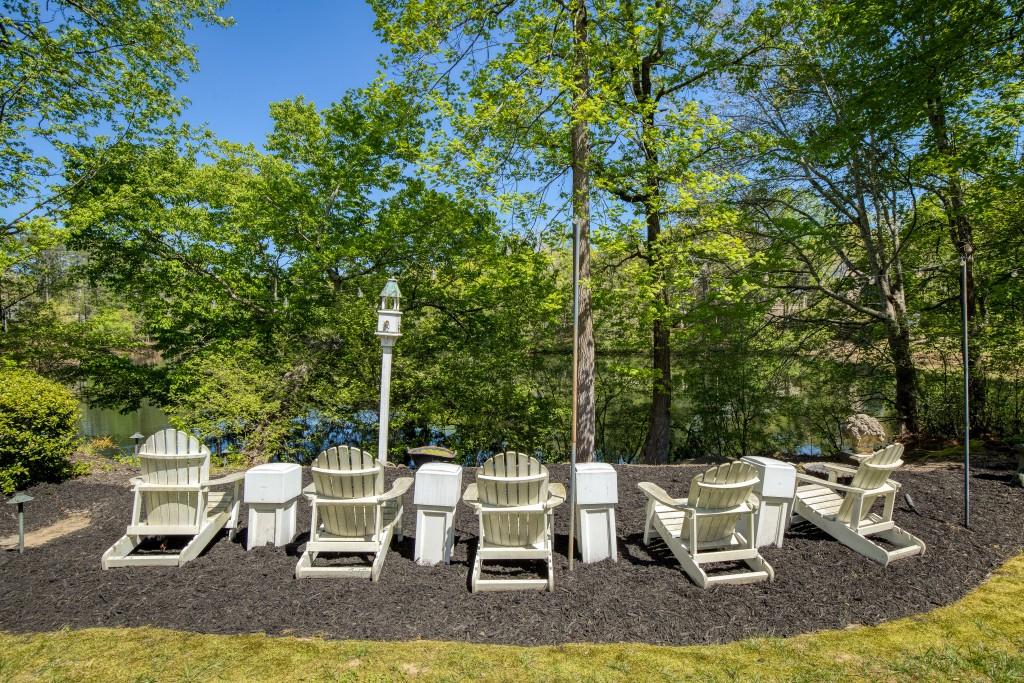 1095 Stonegate Court