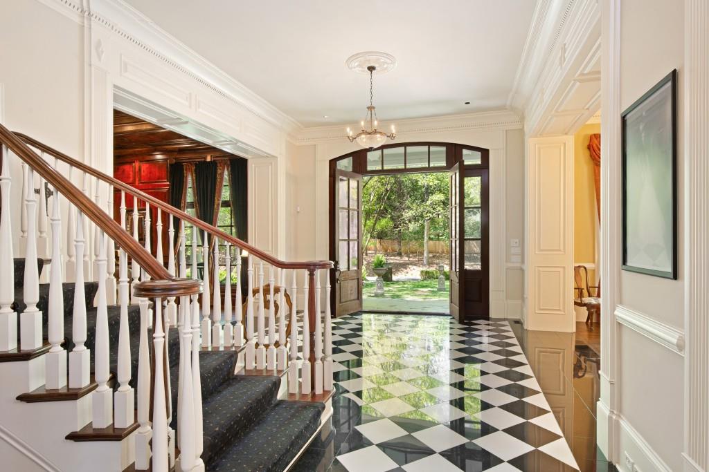 1095 Stonegate Court