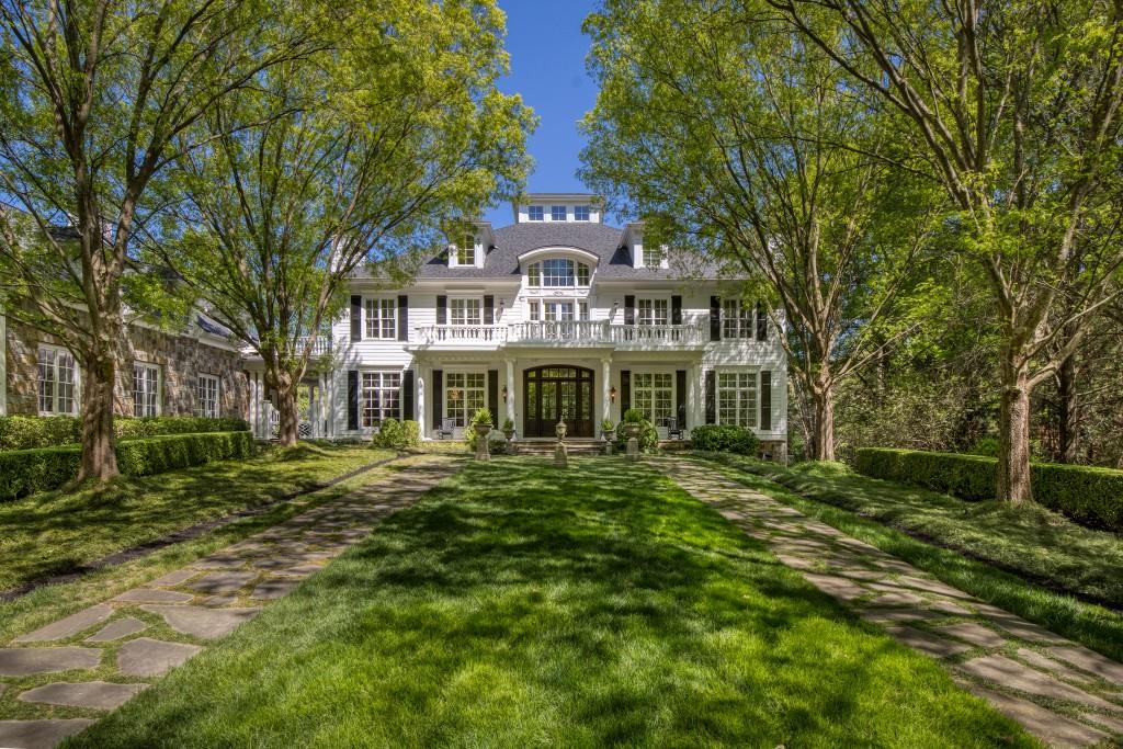 1095 Stonegate Court