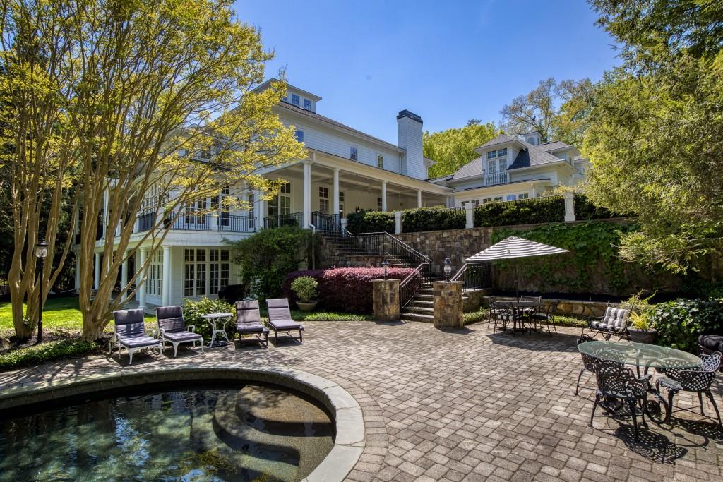 1095 Stonegate Court