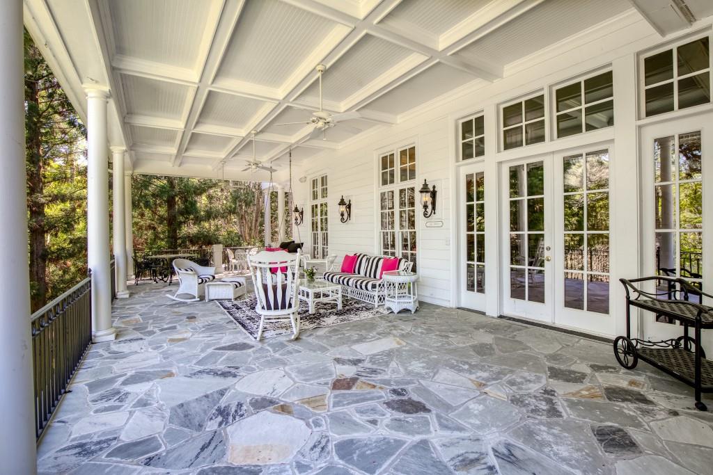 1095 Stonegate Court