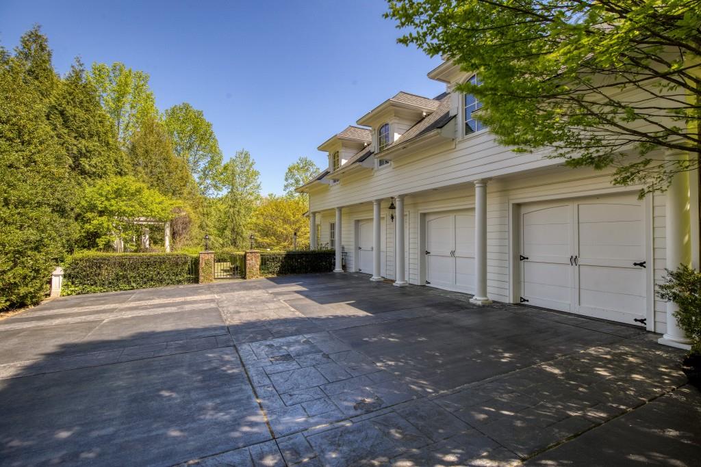 1095 Stonegate Court