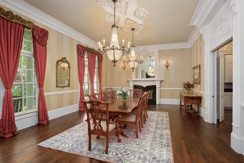 1095 Stonegate Court