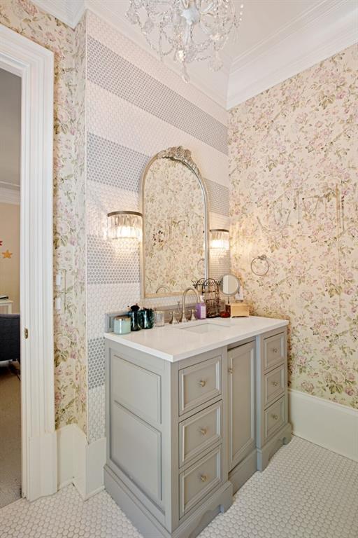 1095 Stonegate Court