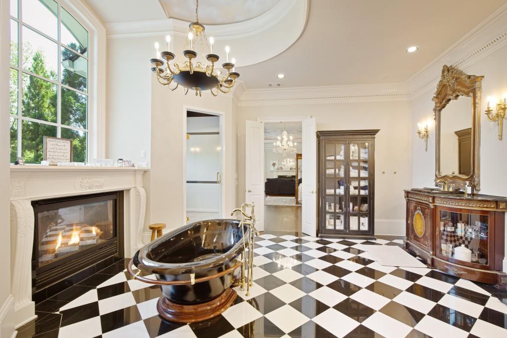 1095 Stonegate Court