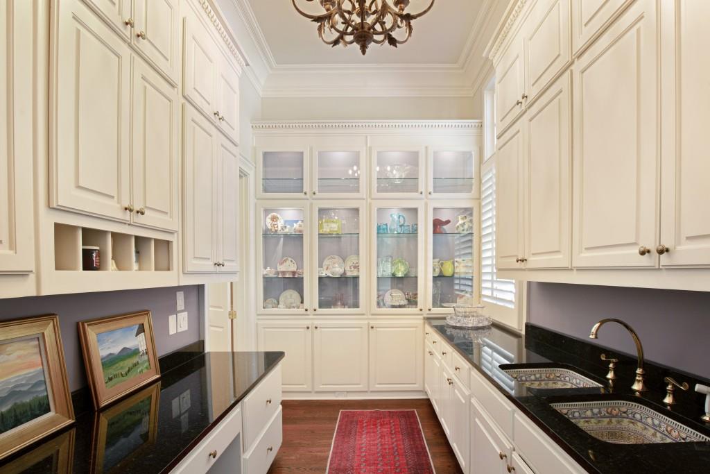 1095 Stonegate Court