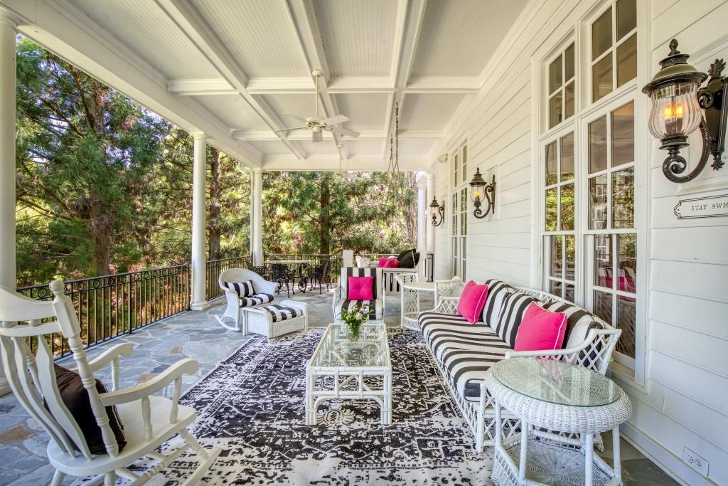 1095 Stonegate Court
