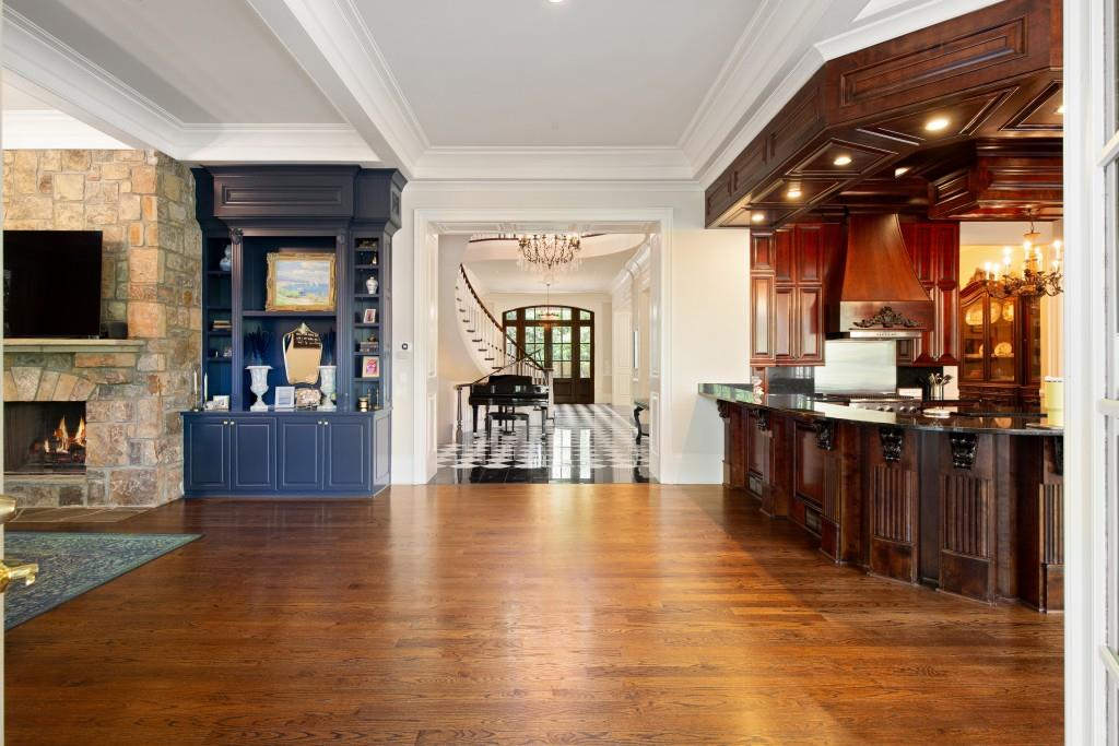 1095 Stonegate Court