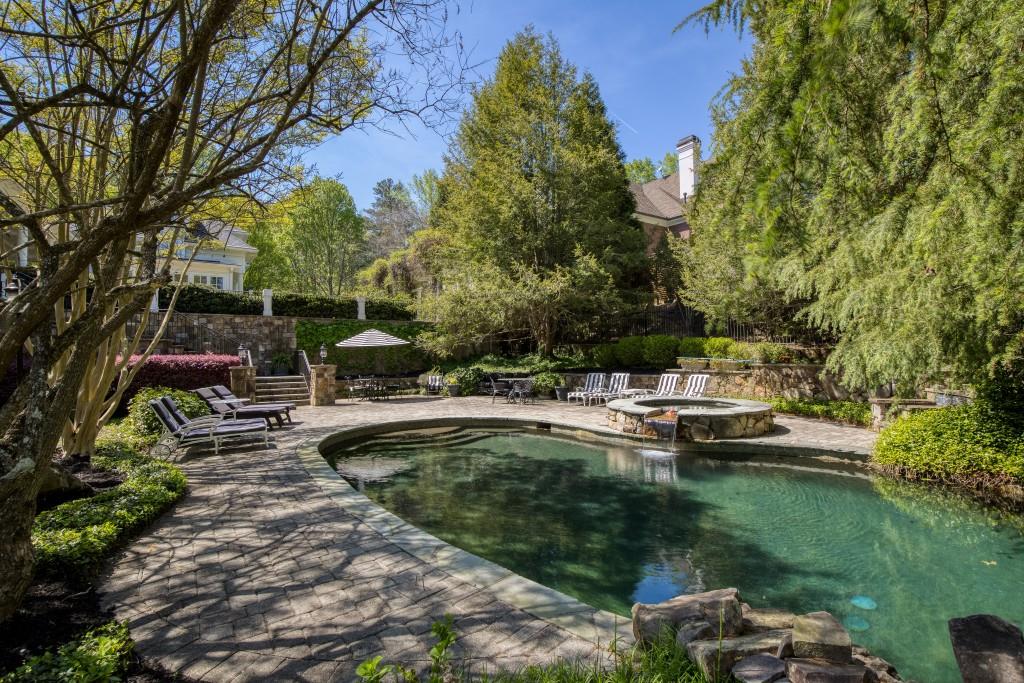 1095 Stonegate Court
