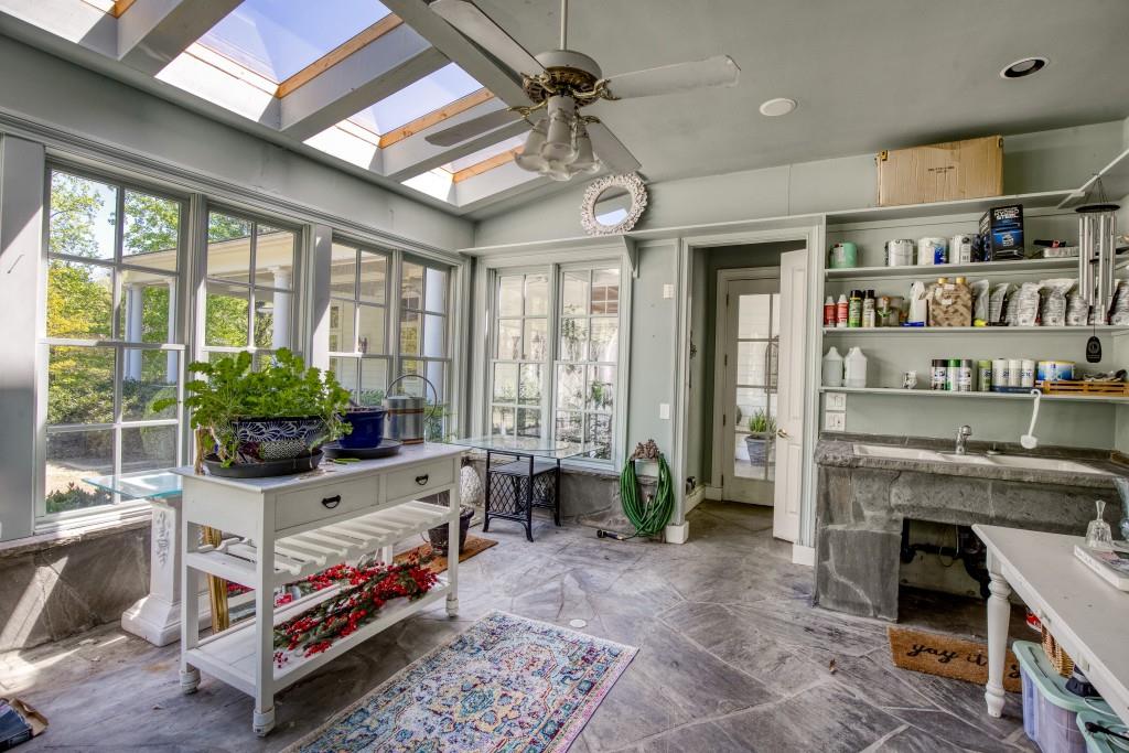 1095 Stonegate Court