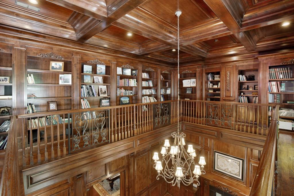 1095 Stonegate Court