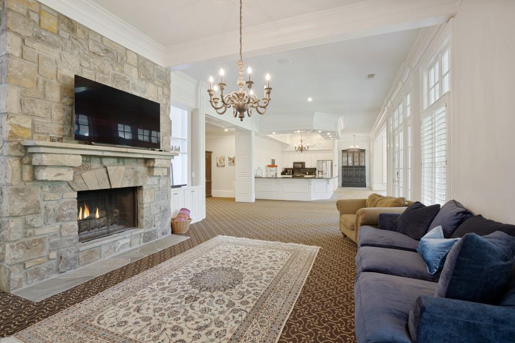 1095 Stonegate Court