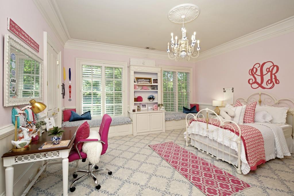 1095 Stonegate Court