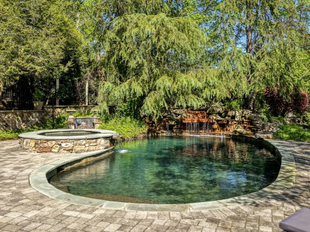 1095 Stonegate Court