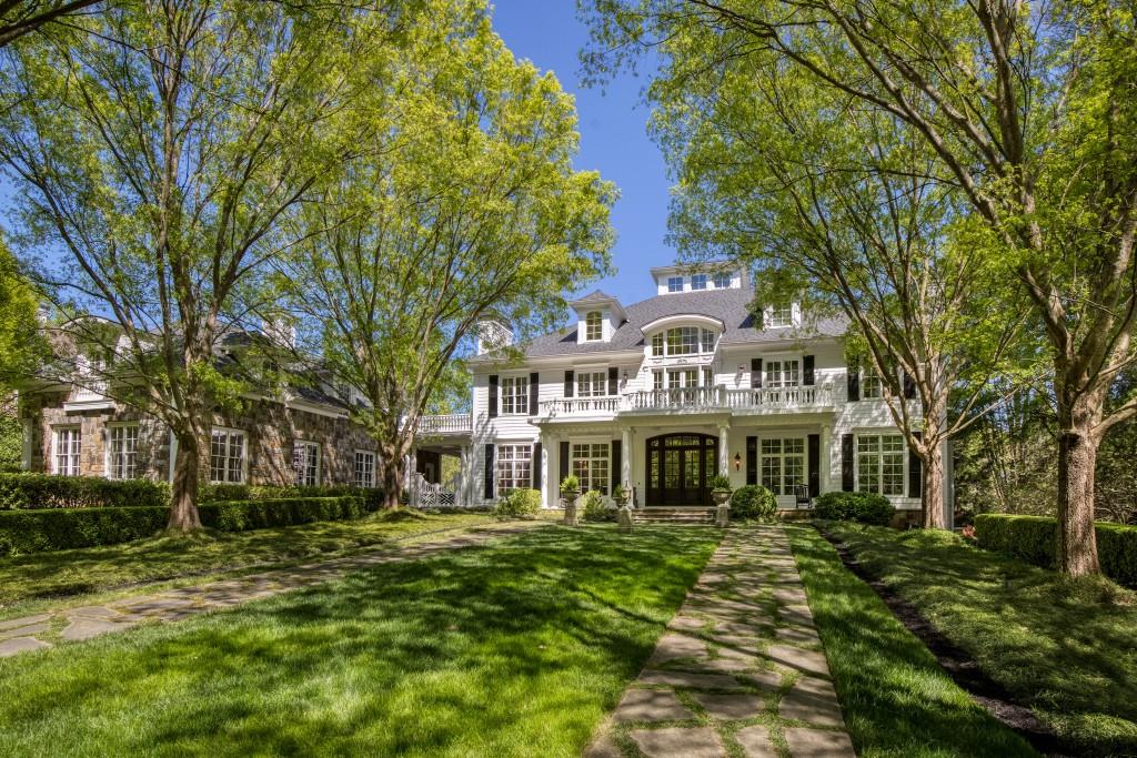 1095 Stonegate Court