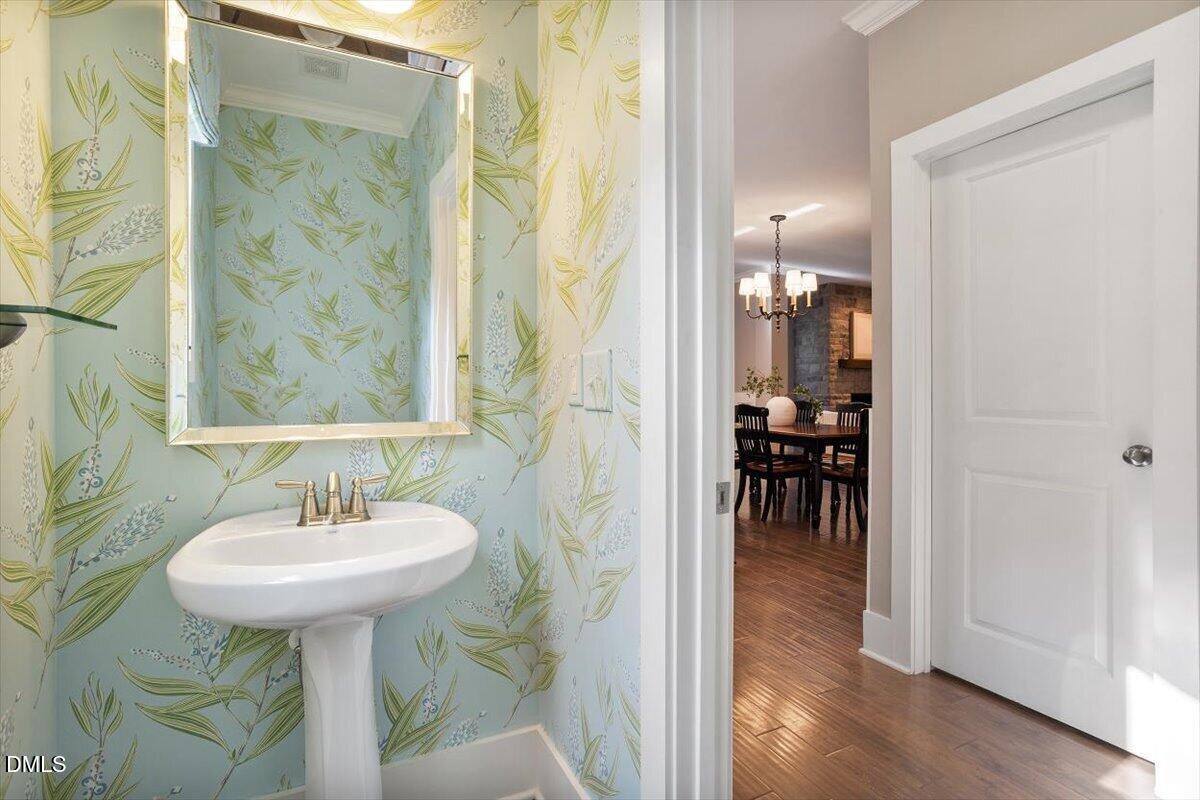 8029 Rosemont Parkway