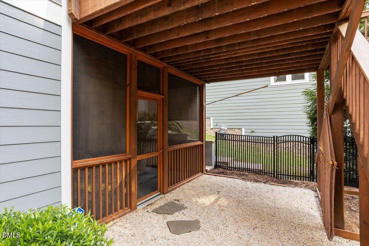 8029 Rosemont Parkway