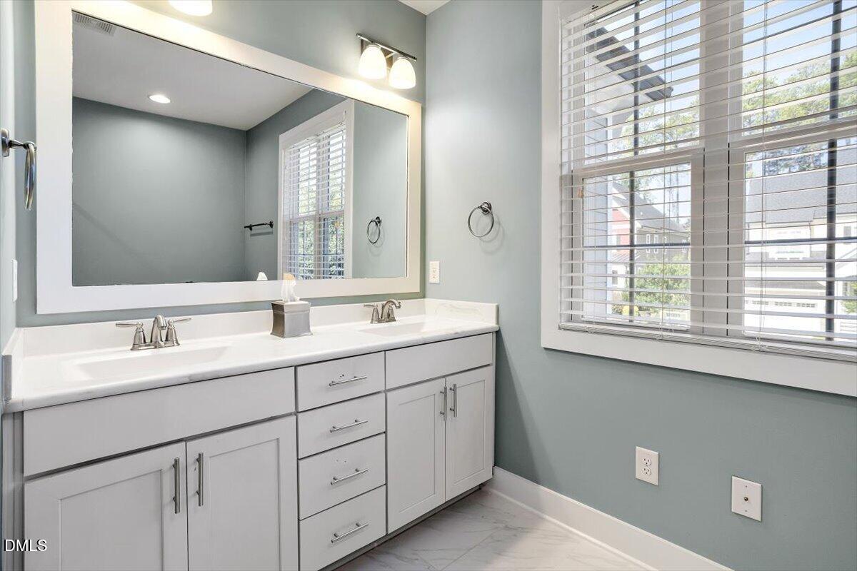 8029 Rosemont Parkway